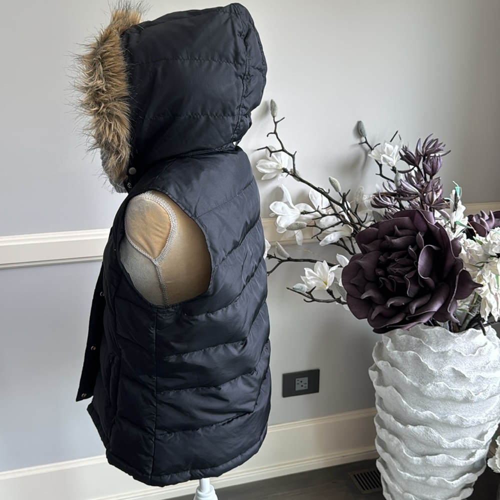 Talbots Hooded Vest with 80% Goose Down Filling 20%Feather Exclusive of Trim. - Picture 3 of 8